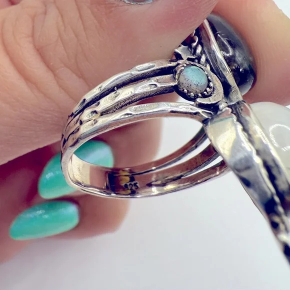 Labradorite and Moonstone Sterling Silver Ring - Picture 4 of 4